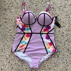 Traje de baño completo.